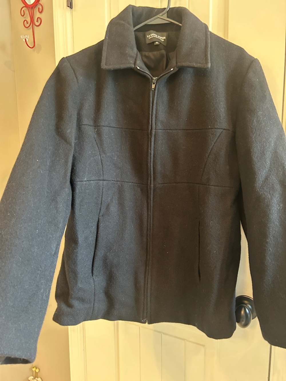 Women’s Black Wool Coat
75% Laine Wool
Lined wool coat jacket
Made in Canada - Picture 8 of 8